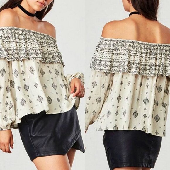Jack BB Dakota Bernadine Off The Shoulder‎ Top Beige Size XS Bohemian Boho Print - Picture 1 of 12